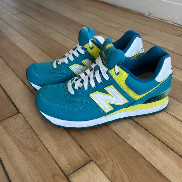 New Balance Sneakers - Picture 1 of 4